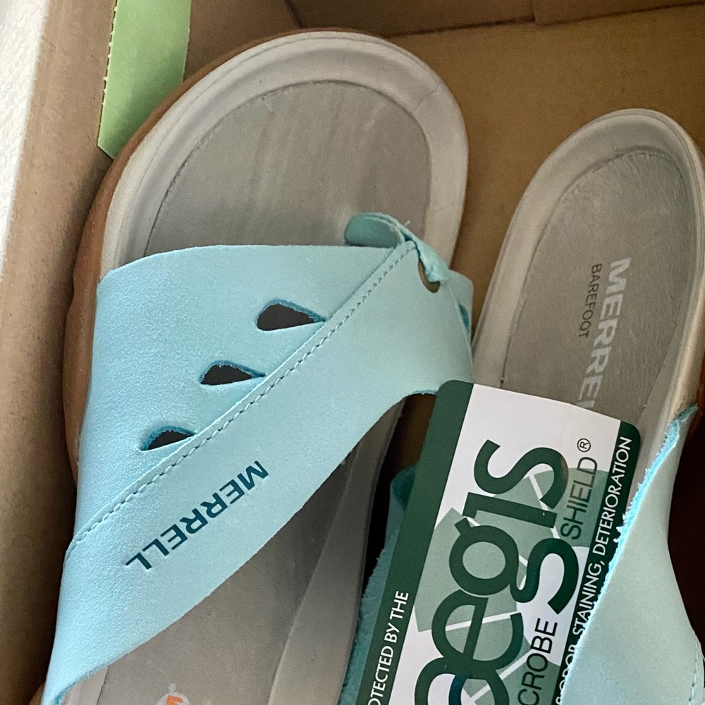 Merrell flip flops